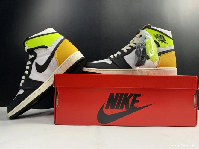 1 GOLD' JORDAN RETRO OG HIGH 'VOLT 555088-118 AIR 0708